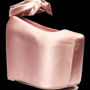 YRU Bae in Pink Size 7